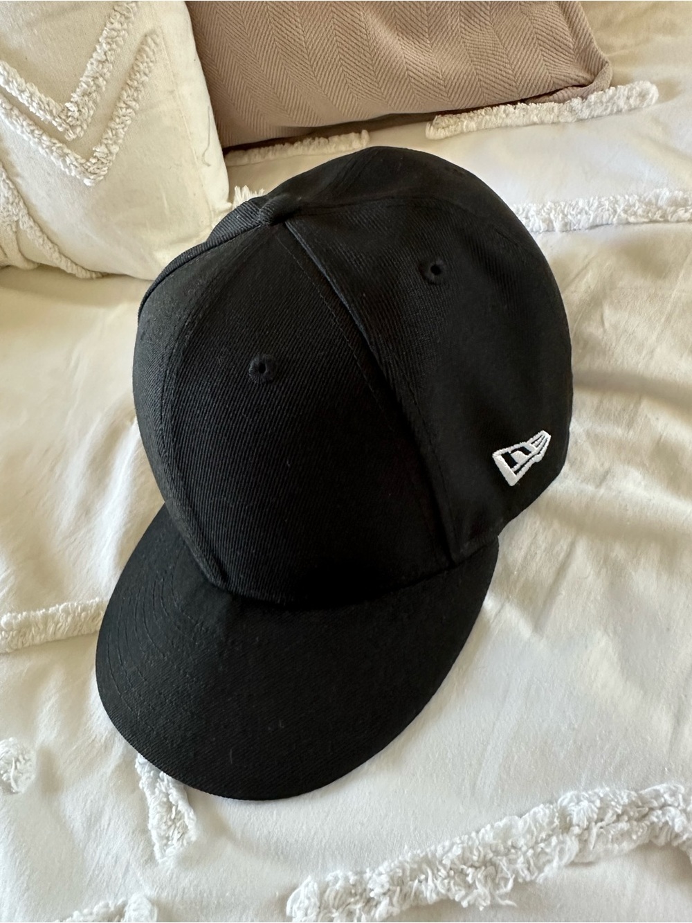 New Era Black 59FIFTY Fitted Cap 7 3/8